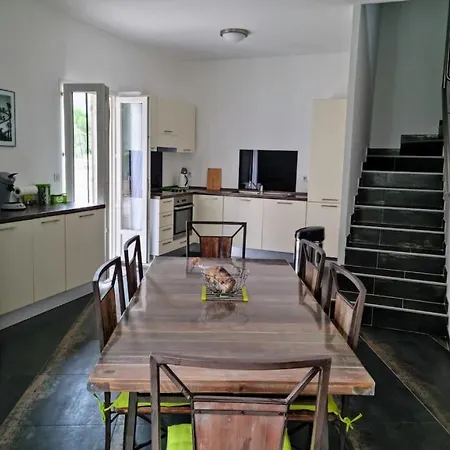 Delpinolocations Apartment